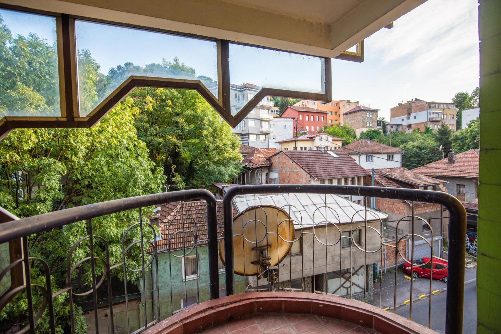 The Parrots Nest Apartment Сараево Екстериор снимка